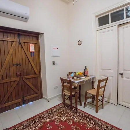 Iosiphis Stonebuilt House