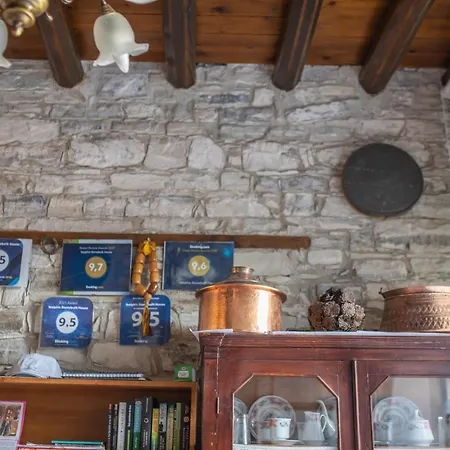 컨트리하우스 Iosiphis Stonebuilt House