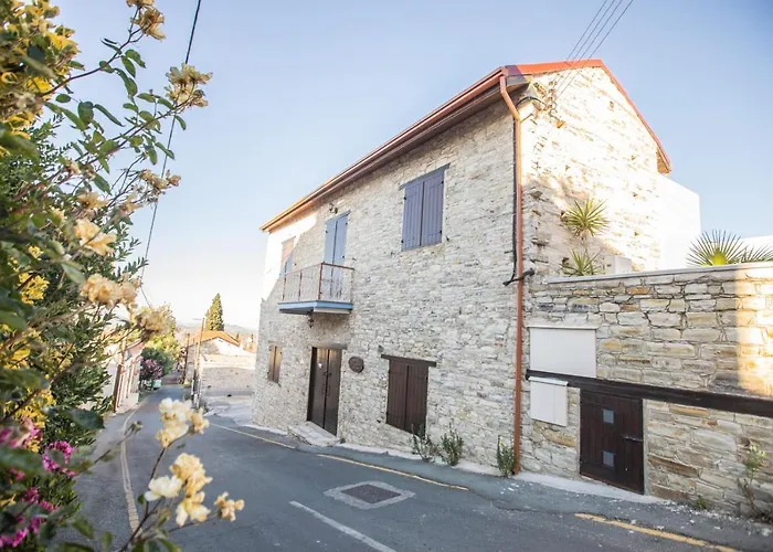 Iosiphis Stonebuilt House Country house *