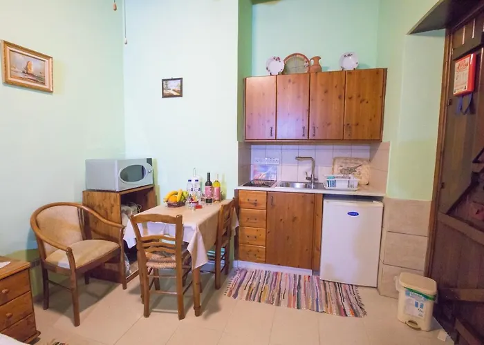 Iosiphis Stonebuilt House *