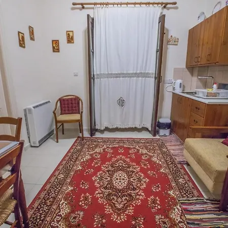 艾奥斯费斯石头度假屋 * 班诺卢弗卡拉