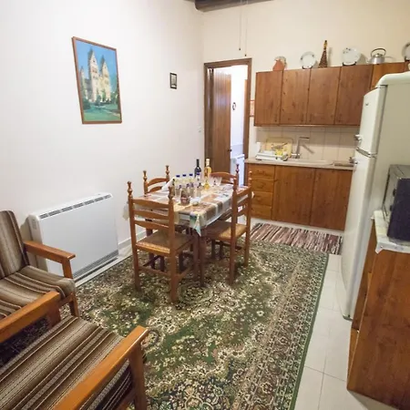 乡村民宿 艾奥斯费斯石头度假屋 *