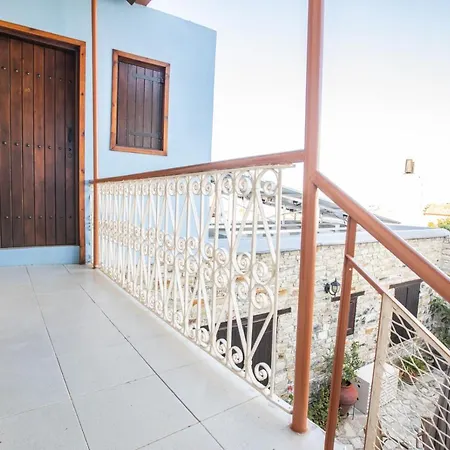 Iosiphis Stonebuilt House * Páno Léfkara
