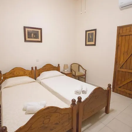 艾奥斯费斯石头度假屋 *